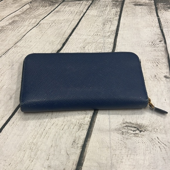 Prada Saffiano Blue Leather Zippy Continental Zip Around Wallet - Picture 7 of 16